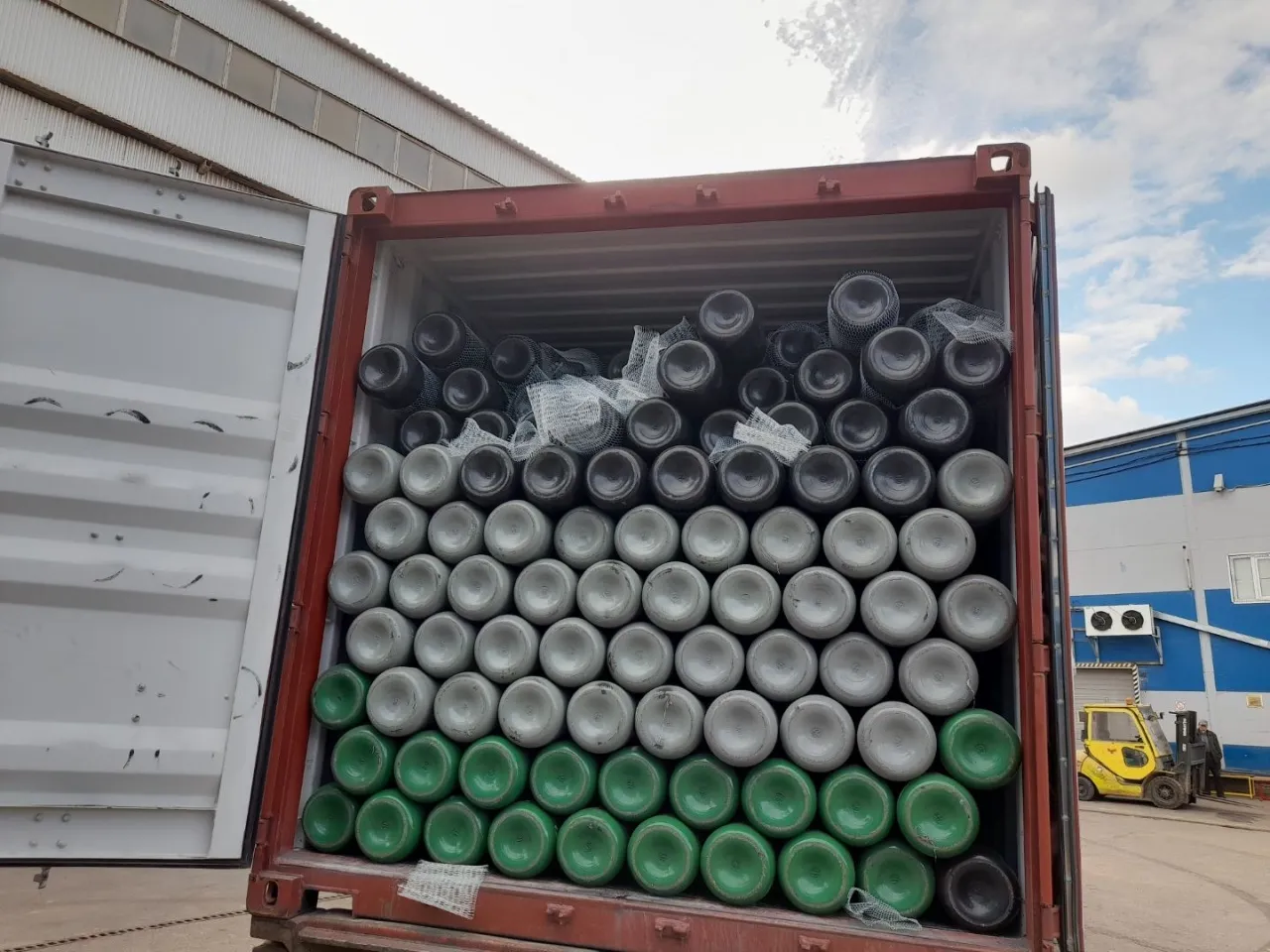 Полный контейнер газовых стальных новых водородных баллонов 350 шт. 50 л 300 бар без вентиля ТР ТС 032 горловина E25